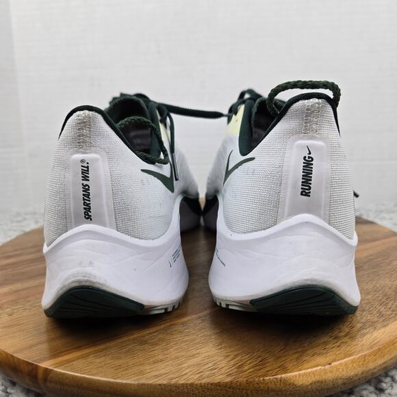 nike air zoom pegasus 37 michigan state